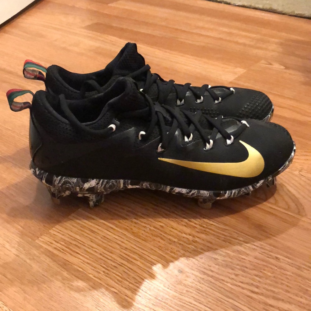 Men’s Nike Metal Cleats